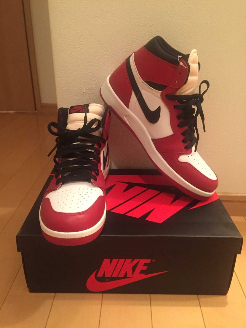  風格は、少し落ちちゃつてますが、 AJ1.5シカゴです👍
なんか少し違うだけ