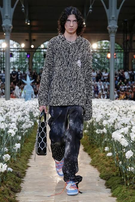 オフホワイトこんな風に着こなしてるやつ０人説