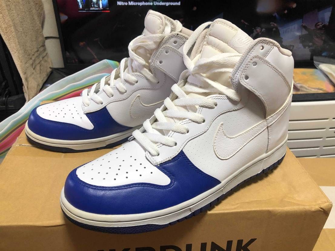 このままでも十分カッコいいやんけ
加水分解とのバトルやな

ちなみにダンク