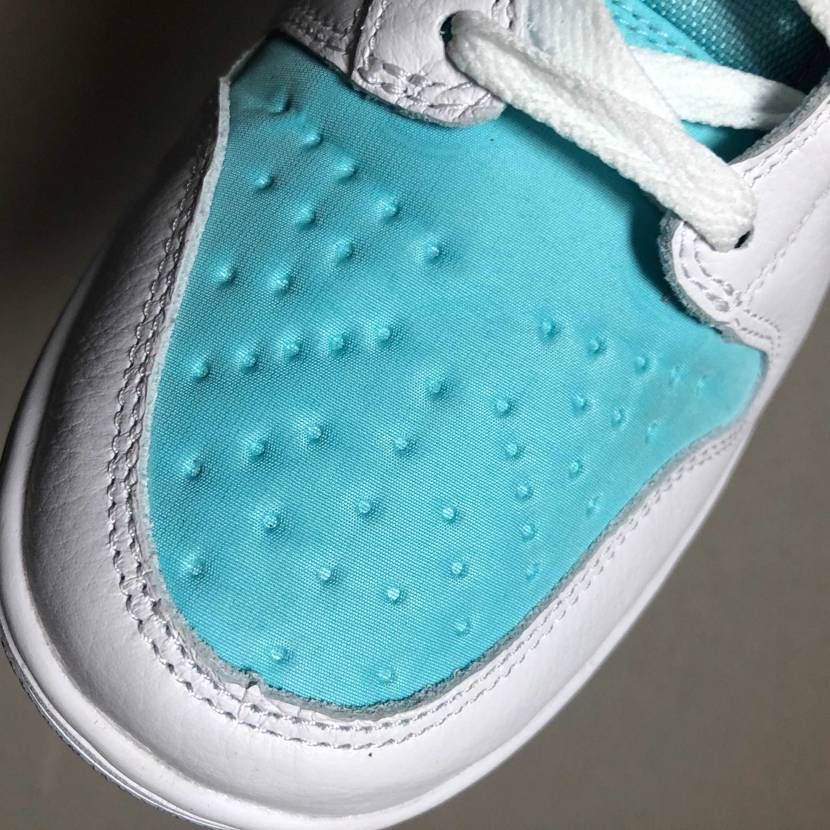 ペイント完了
ウーブン穴あけ完了

あとはシューレース