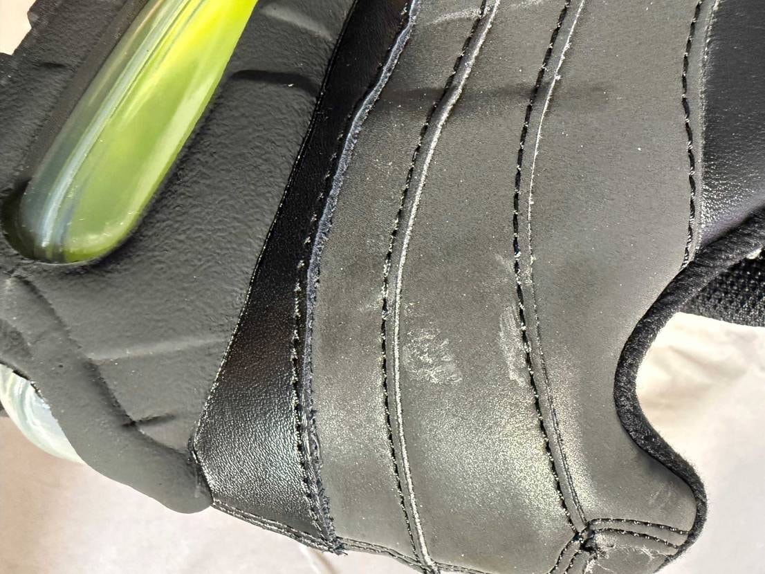 シューレースの投稿の人もいたけど、その方よりはマシだと思って寛大な心で許します