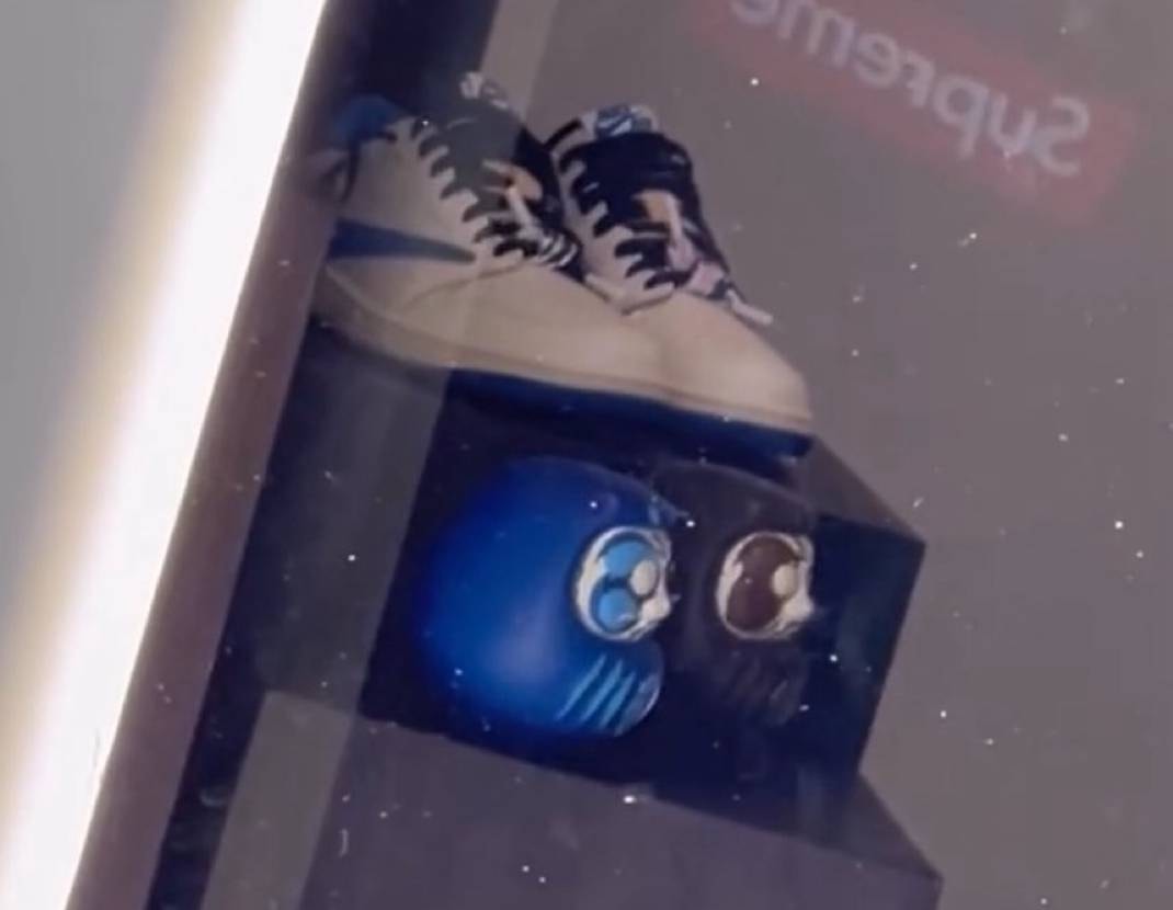 ポップアップ展示あり。売るかは不明