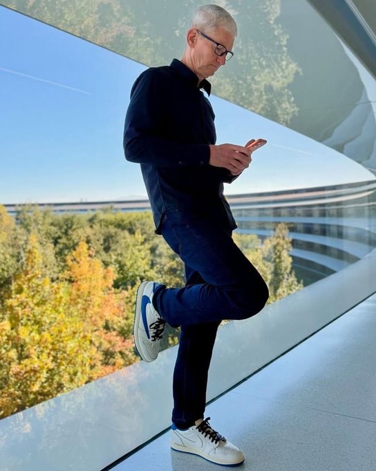 関係者に配るのは当然だけどすげえ偉人やな