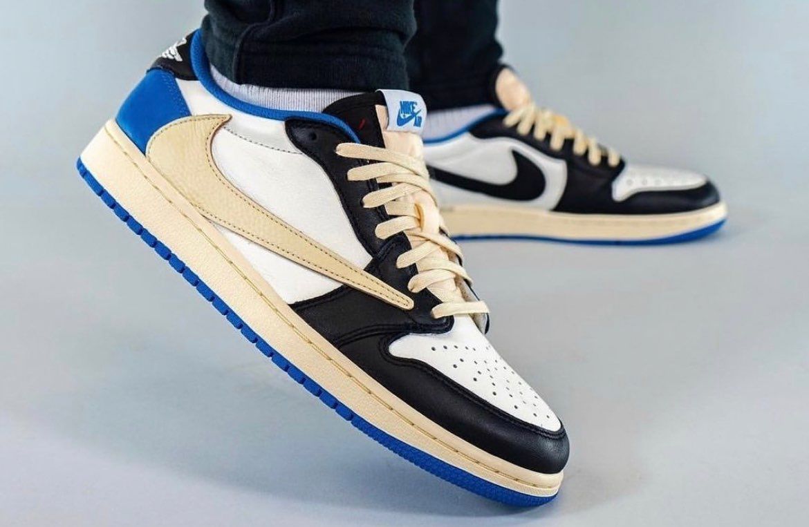 当たらなくてもどっちかはプレで買いたいんだが、どっちがいーと思います？
個人的