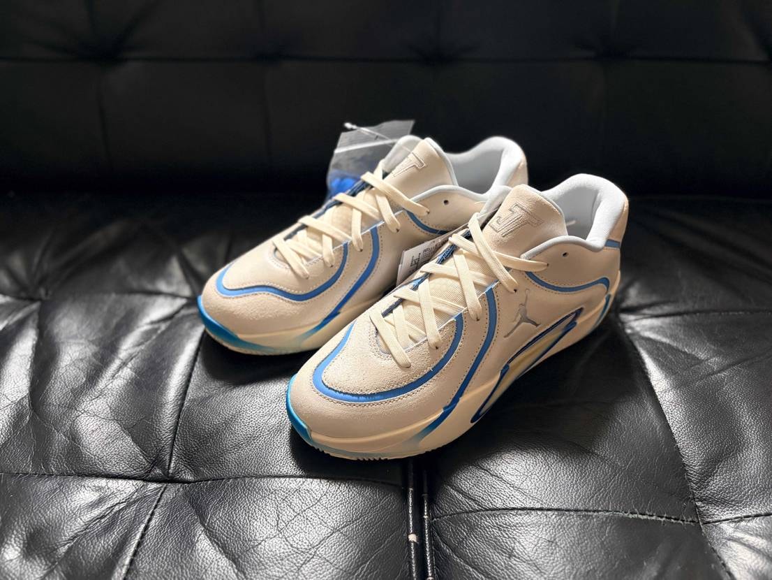 人気ないなー

限定パックなのに
実物は結構カッコいいのに。

テイタ