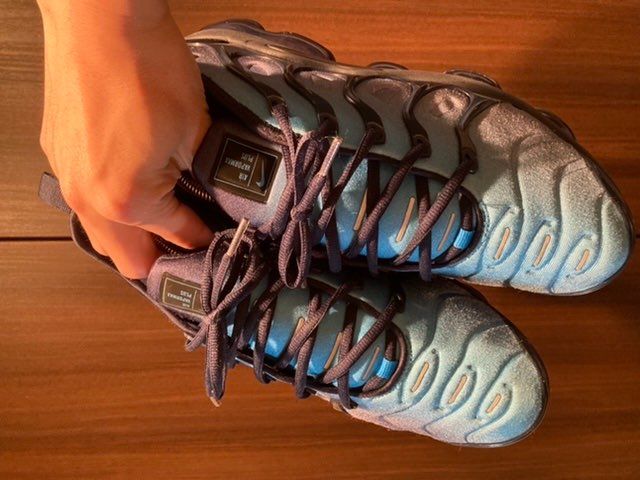 スニーカーの沼にハマったのは３年前に買ったこの靴からでした👟この靴もお気に入りで