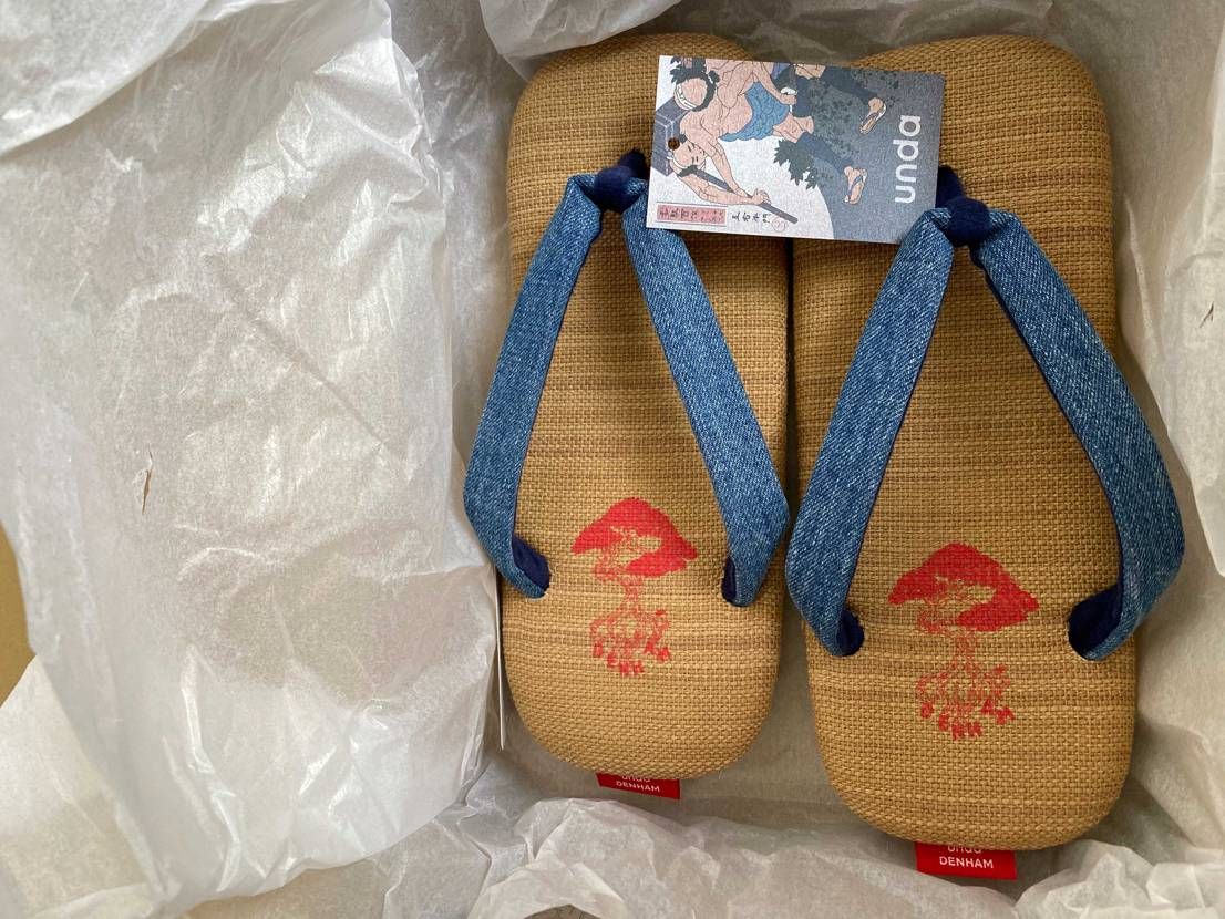 めっちゃでかい箱で届いた😅
雪駄に三万は高いけどこれは夏に