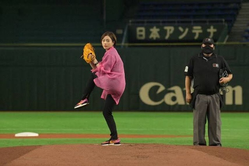 みんなのアイドル石原さとみが履いてる〜