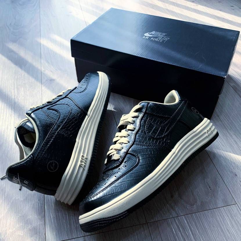 
fragment HTM 2013

NIKE HARAJUKU & J