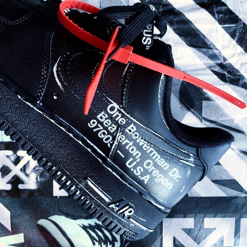 The first pair of the ten series

NIKE