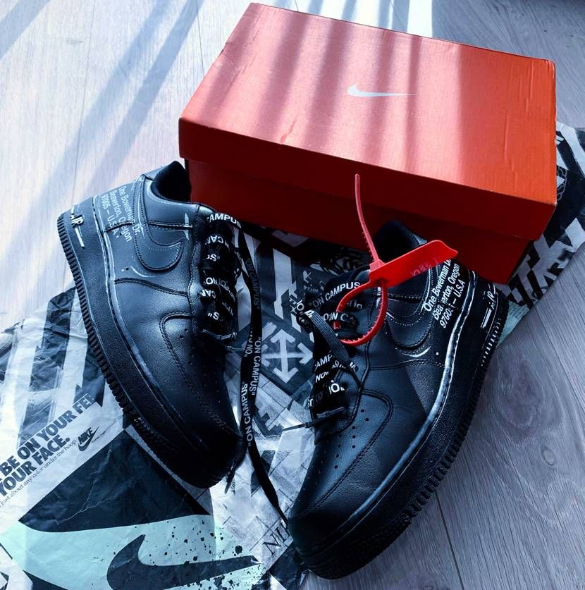 The first pair of the ten seri