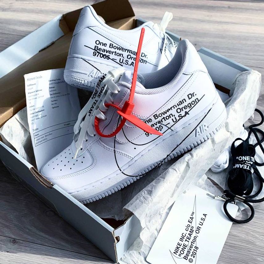 NIKE文化遺産シリーズ
off-white AF1 F&F
"ONE T
