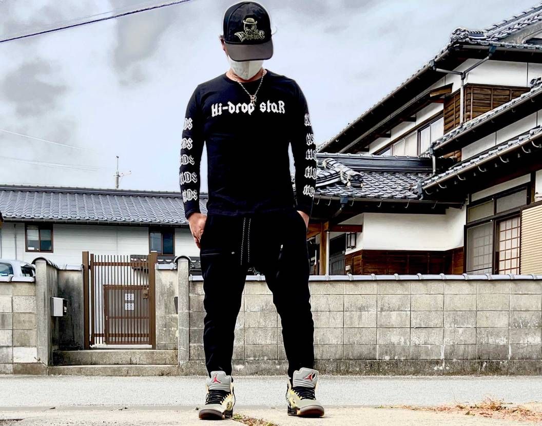 NIKE Off_White aj5 
セイルカラーに惹かれてスニダンで購入、