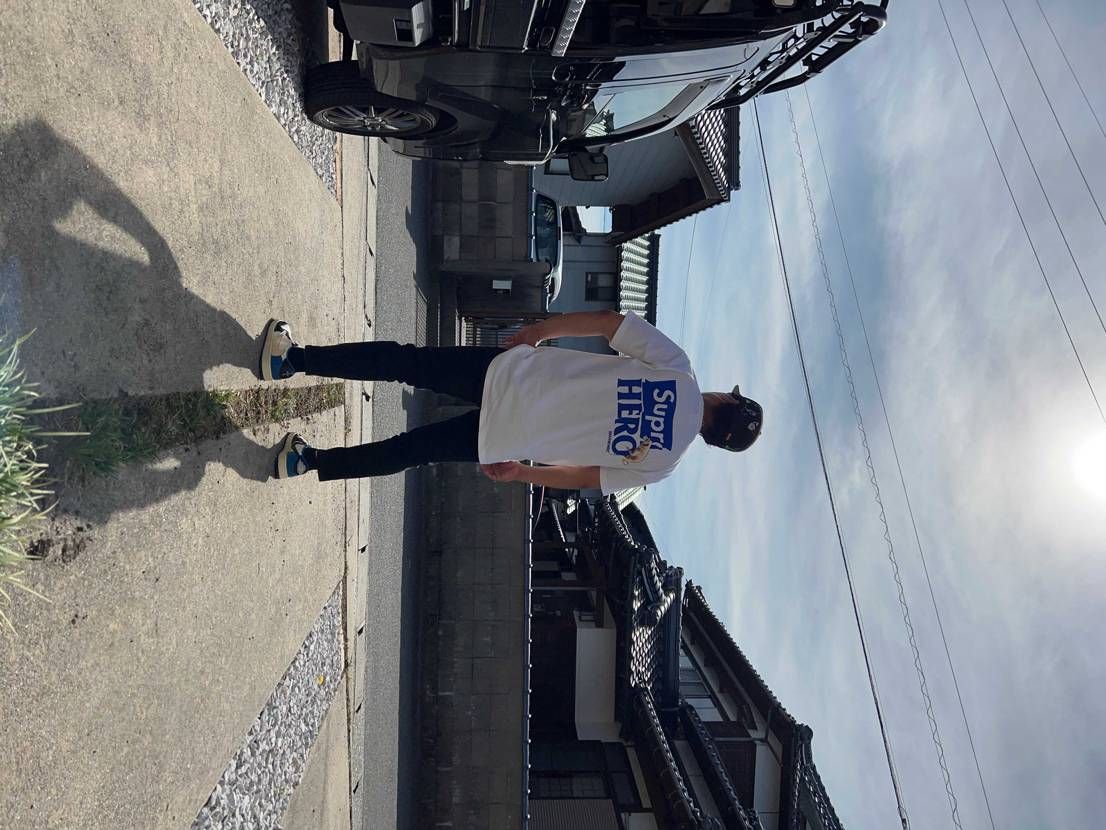 久しぶりの投稿。
スニダンでトラロー買ったので着画を…。
supremeも最