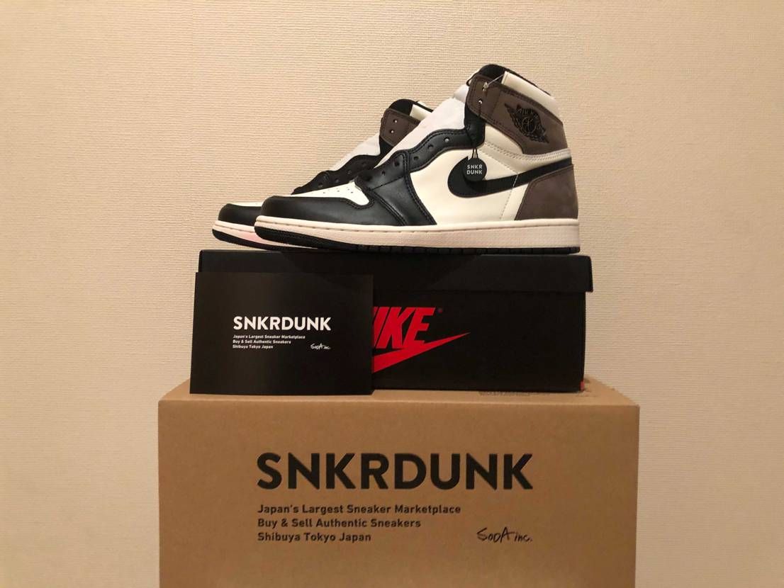 やっと届いた！
シュータンのロゴのところの裏の文字見えちゃってるのはNIKEク