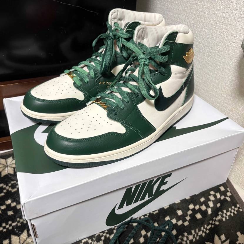 都合の良い紐があったから、かえてみた。🐶
コレで履こう。🐶