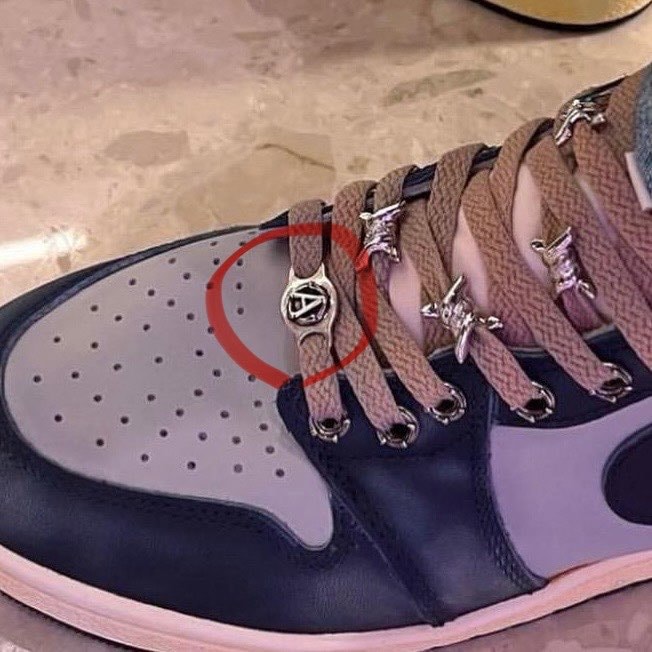 foxtrot uniformのこのデュブレってもう廃盤？
公式でも見かけた事