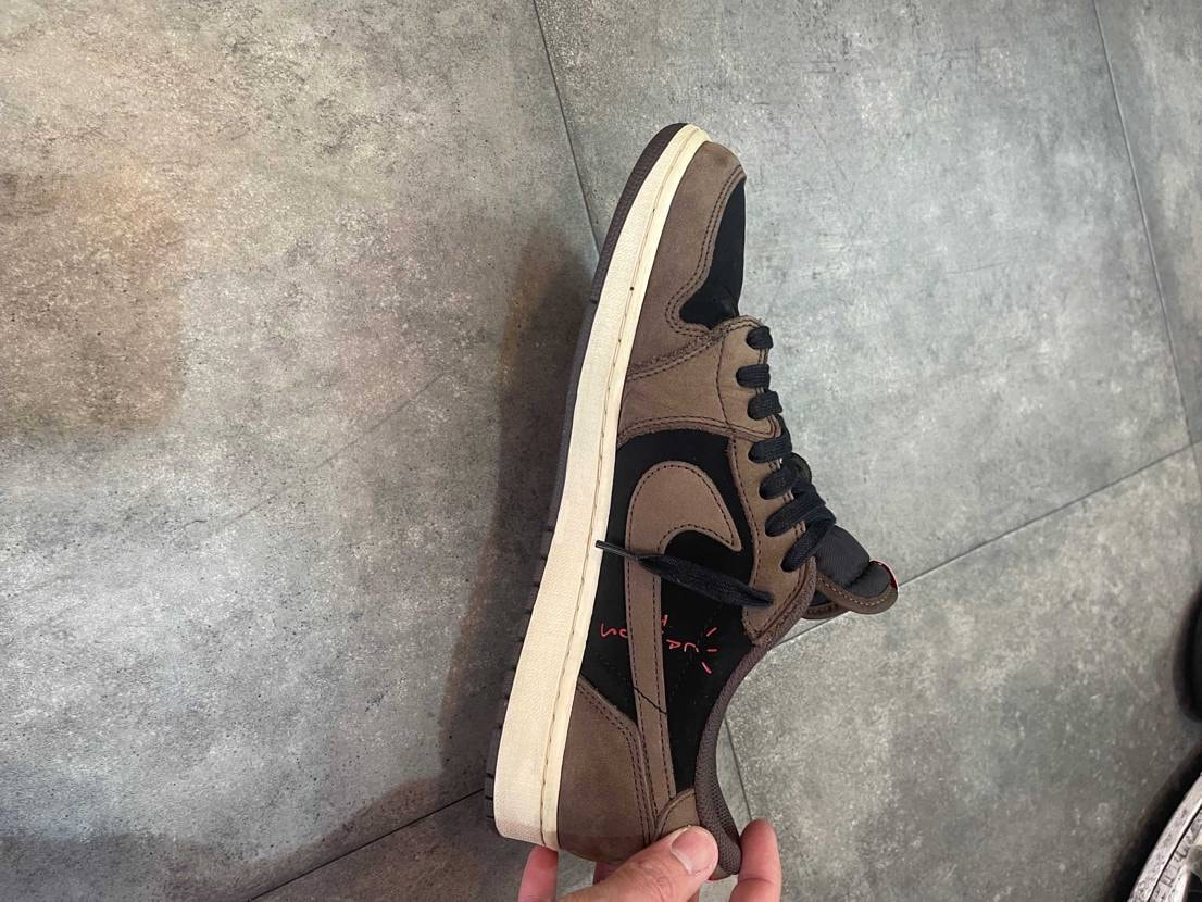 今日誕生日ということで#矢野靴店さんへ　トラヴィスとか色々あ