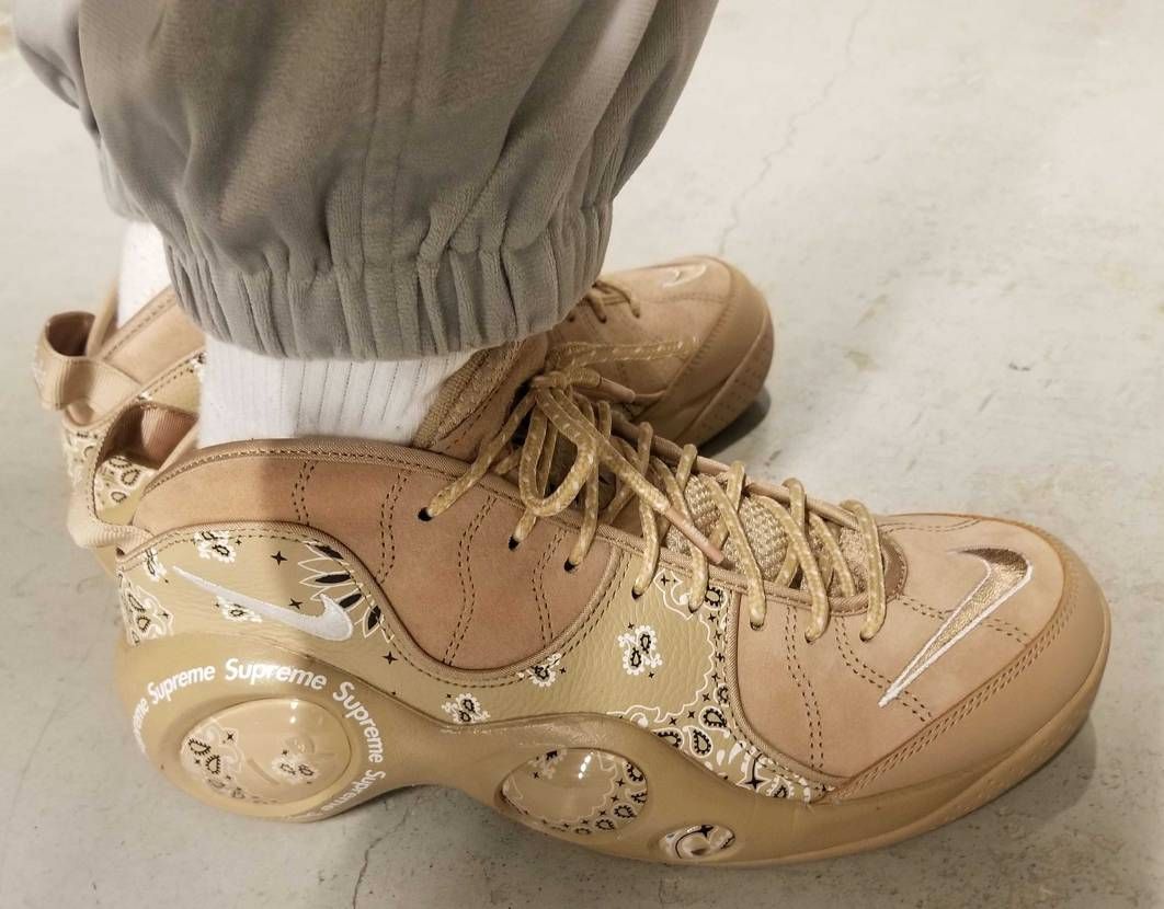 2023年1足目の初履きSupreme × Nike Air Zoom Flig