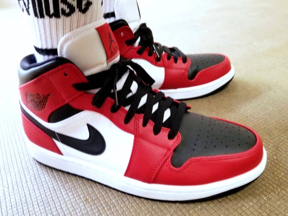 AIR JORDAN 1 MID CHICAGO BLACK TOE✨
久しぶ