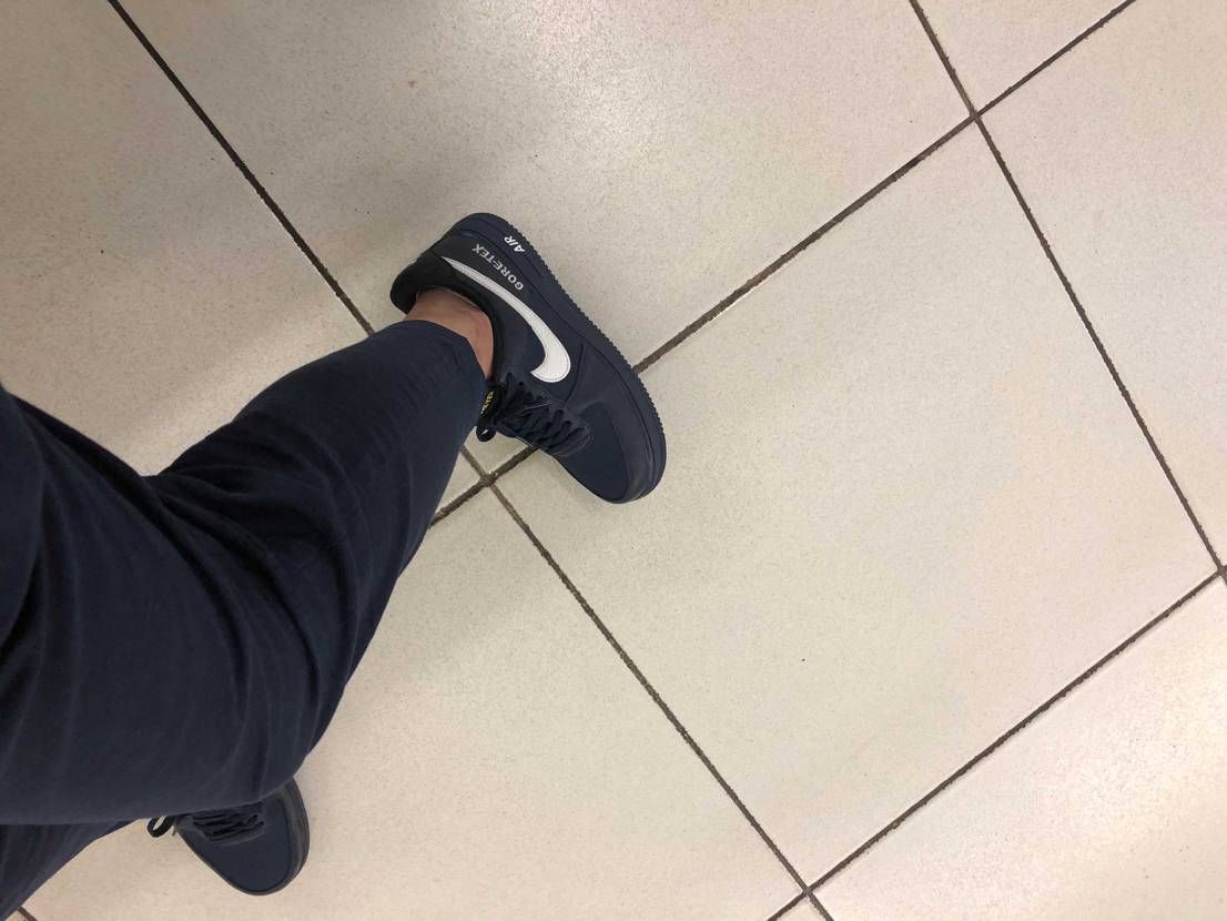 雨でも、スーツでも、おじさんでも、スニーカー履きたいんだもん