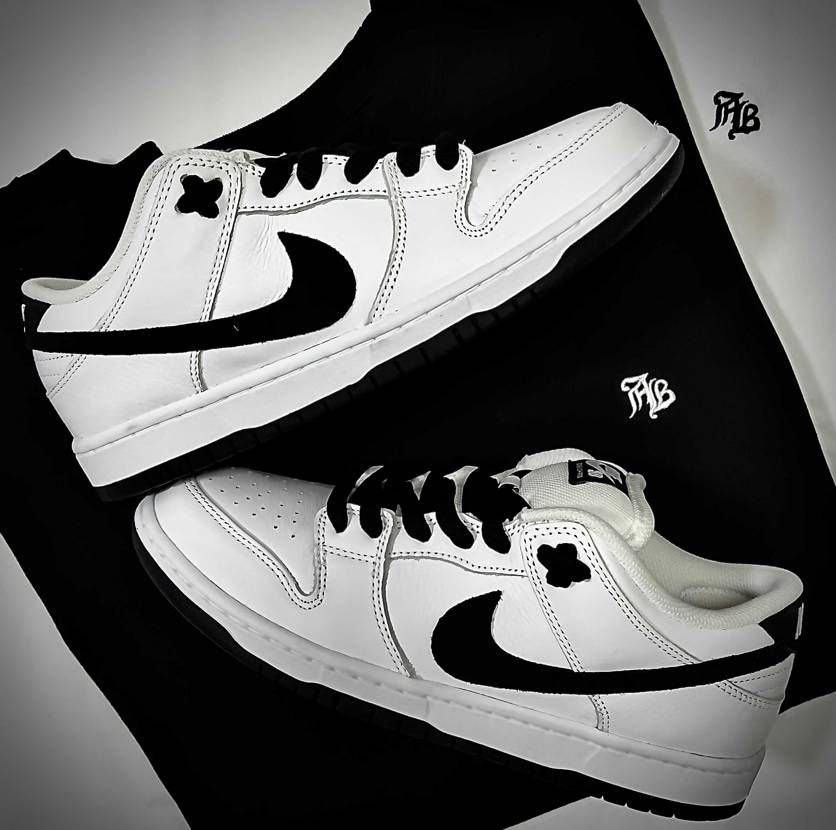 おチビとヨッメが寝てからの至福の時。。。😍
お安く買えた👟に、やっと出会え
