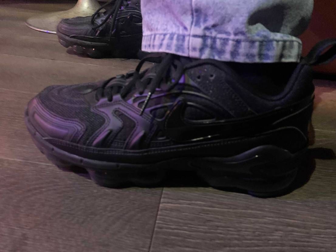 このスニーカー知ってる方いませんか？👀