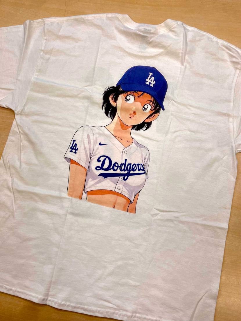 8月10日 「ヒロイン２」TEE

おそらくフロントのデザインが原因で
ス