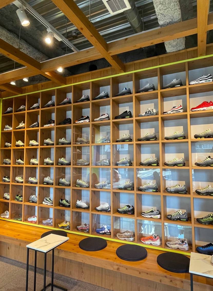 3月10日 NIKE AIR MAX 'NEON PACK'