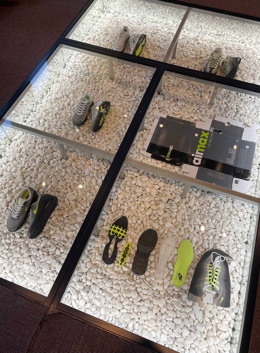 3月10日 NIKE AIR MAX 'NEON PACK'