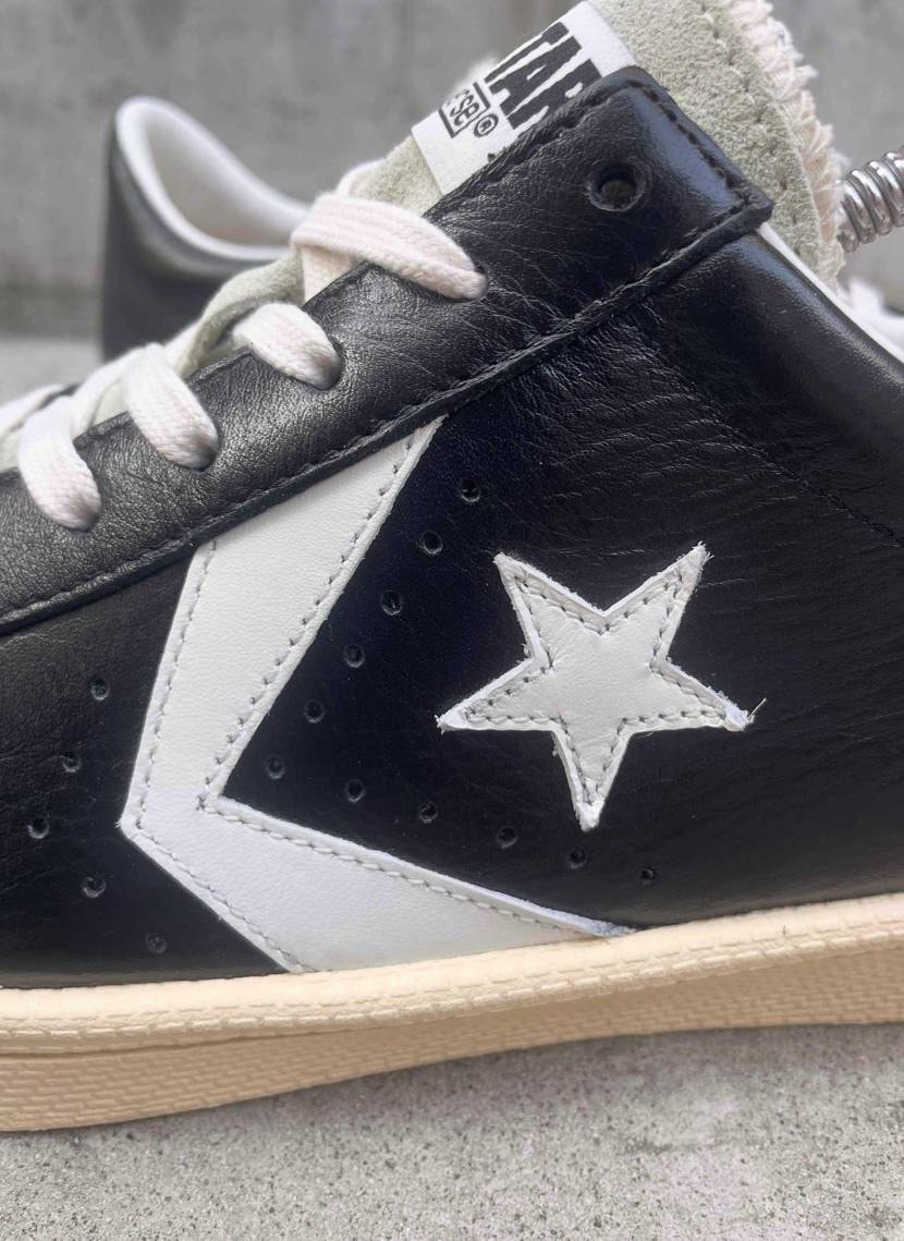 3月21日 
CONVERSE PROLEATHERJVTGOX 
Dire