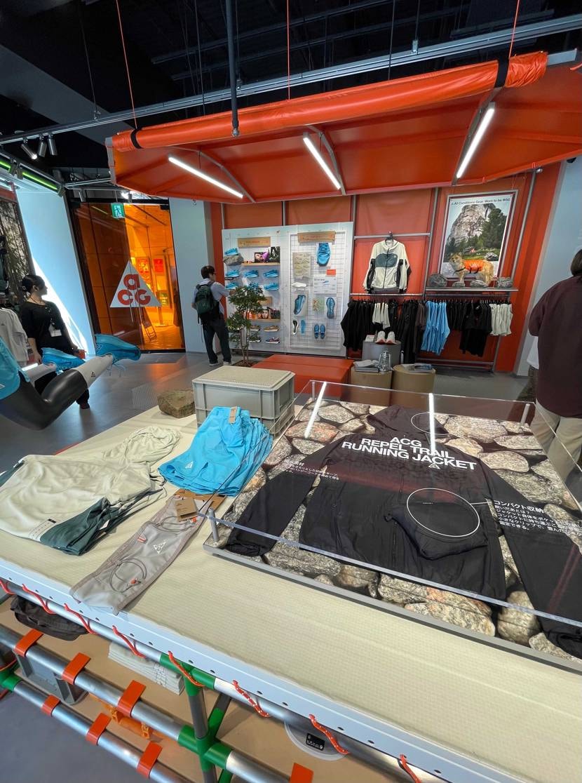 「ナイキ 新宿」が4月10日にオープン。
ということで1日