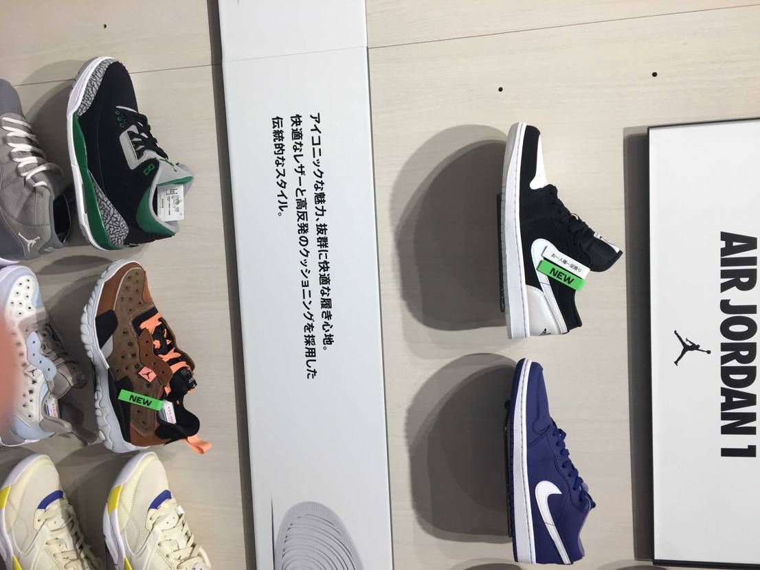 ららぽーと富士見のGSでジョーダン1LOWのオメガなどが🐿し