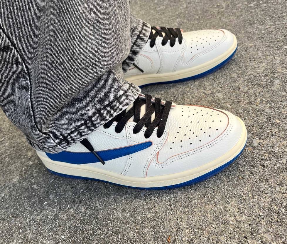 ついにおろしちゃいましたー😁
これからガンガン履いていきますよ👍