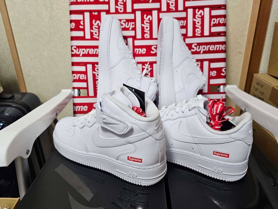 24FW Supreme NIKE AF1 MIDがリリースしましたね。
Mi
