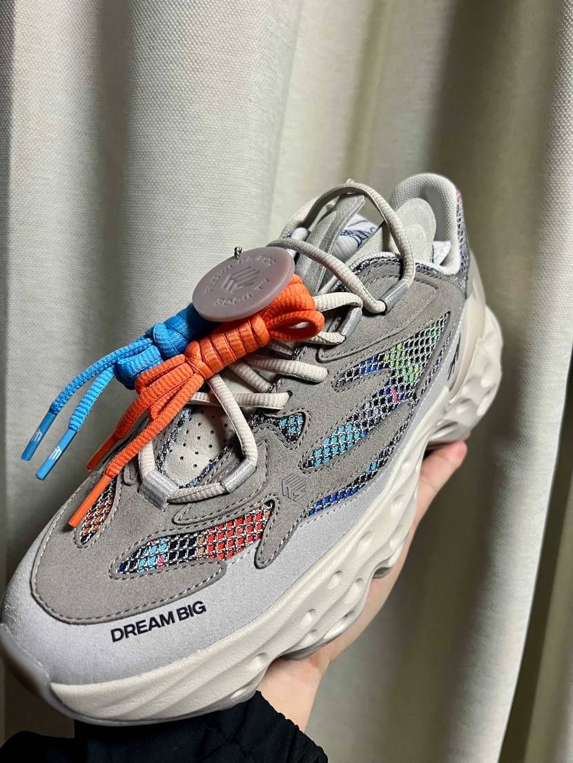 Flowers for Society と King Saladeen のコラボ