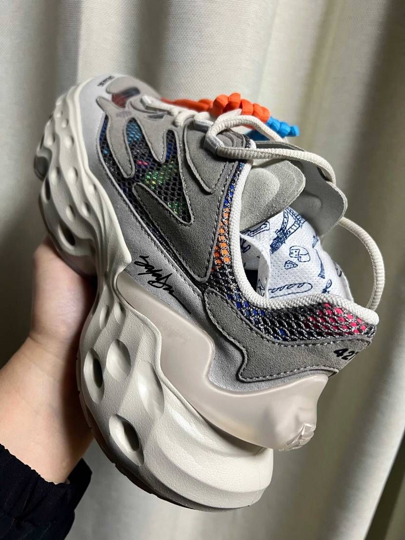 Flowers for Society と King Sal