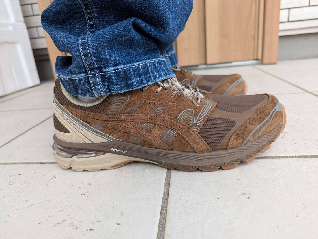 色よし季節感よし履き心地よし👍
asicsはちゃちいイメージありましたが、こ
