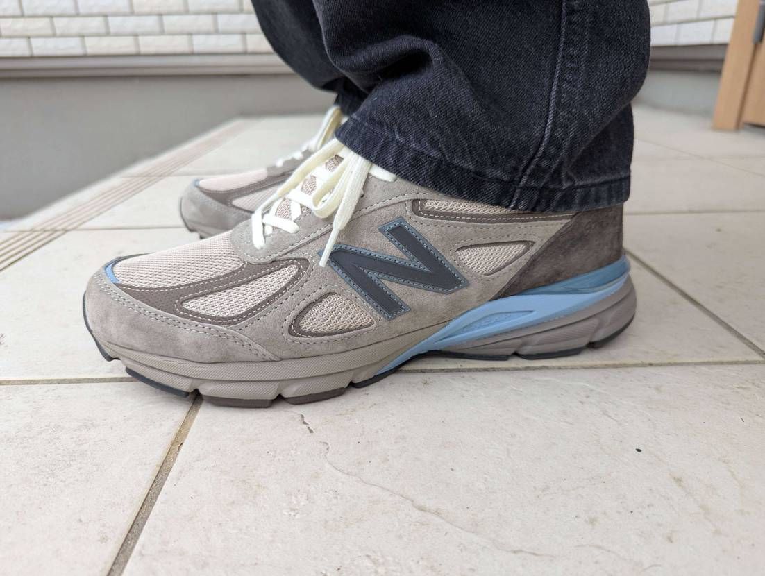 nb公式抽選でゲットしたv4が今年最後のスニーカーです👍1年早かった〜
