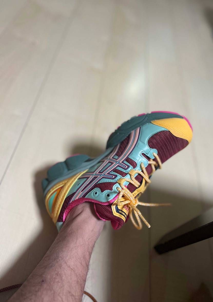 こんばんは♪明日は、asicsおろそかなwてかこれは、シューレースも毒毒しさとい