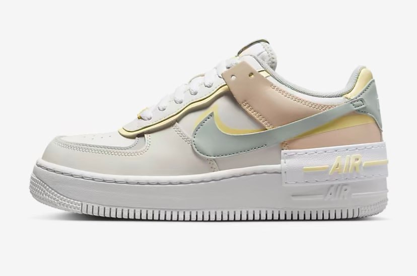 ナイキAF1シャドウ