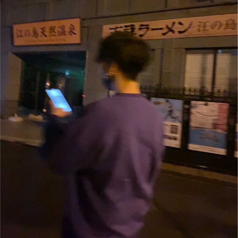 y(出品者)
