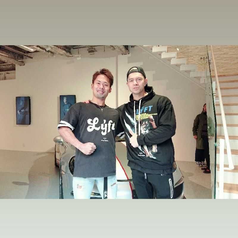 山崎拓也(出品者)