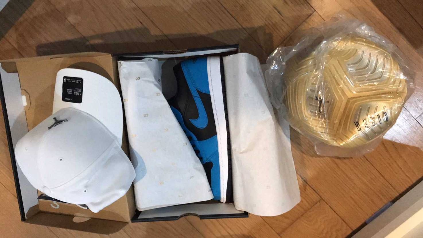 AJ1LOW Laser Blue 届きました！