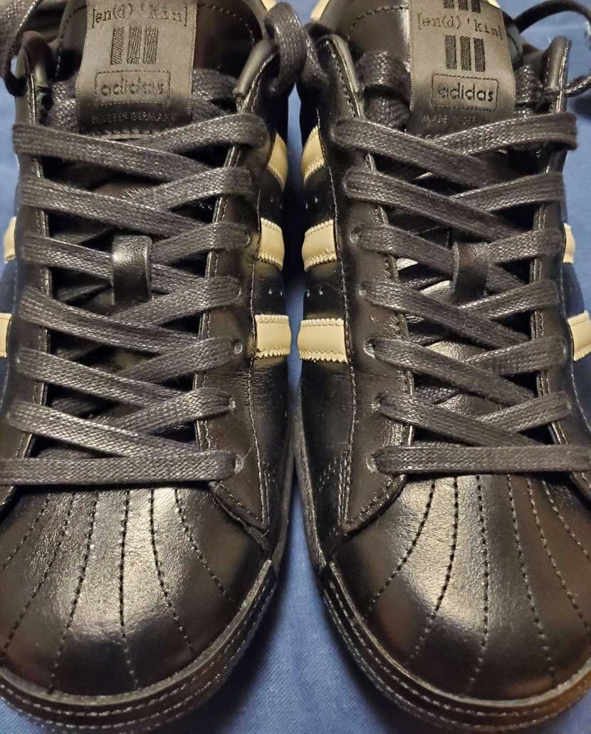 INVINCIBLEのスペツィアルとKITHのSUPERST