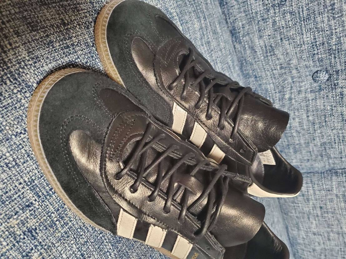 2日かけて、クリーム塗って磨いてベランダに置いてみました。かなり色落ちします。何