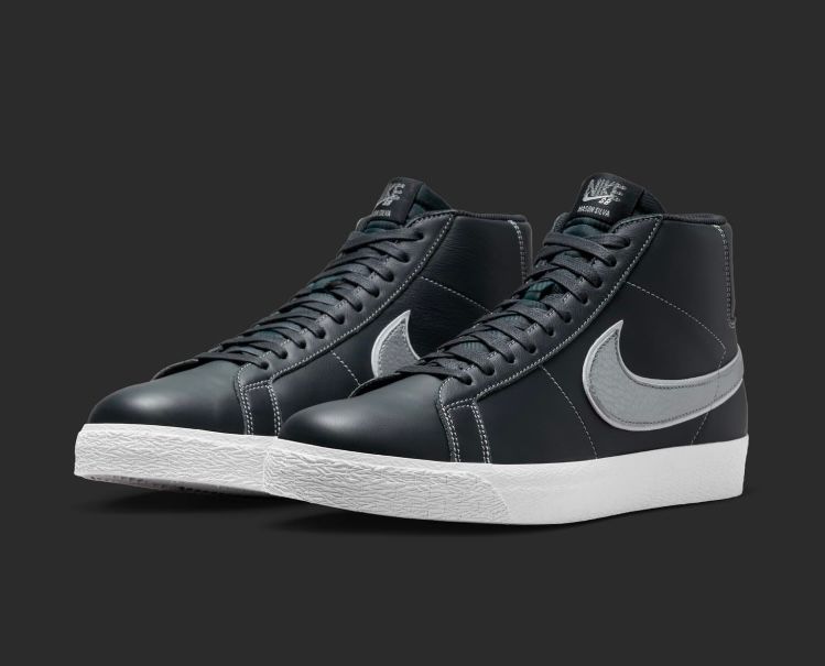 ブレーザーとスーパースターのソールってこんなにソックリなんですね🤔