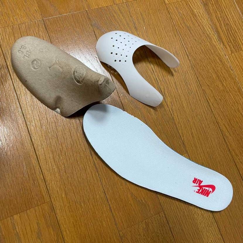 ……不用品？

スニーカーに関する物なら入れてもいいんで