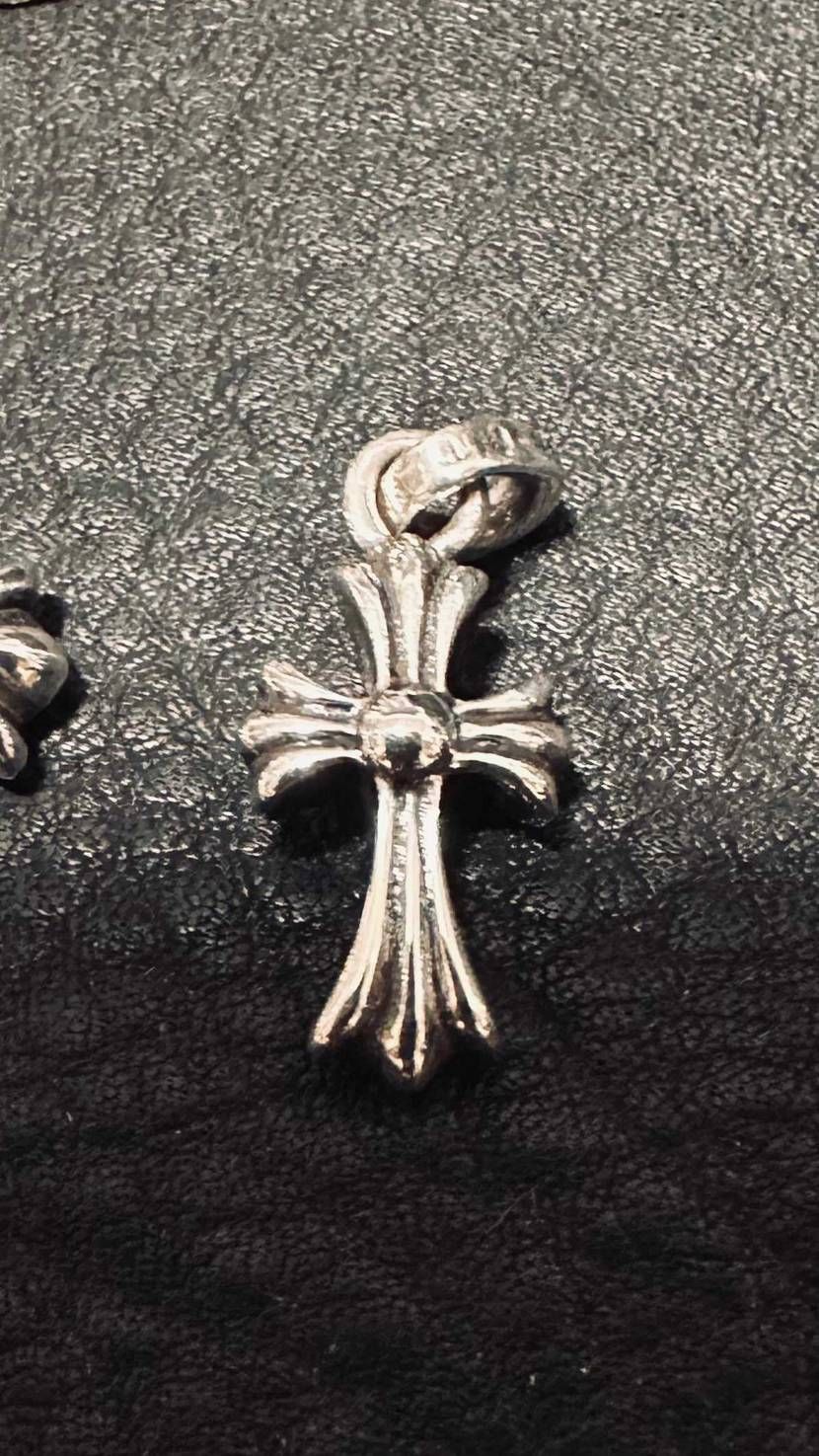 ベイビーファット✝️
出品して売れたのに
正規店で購入したのも関わらず鑑定が