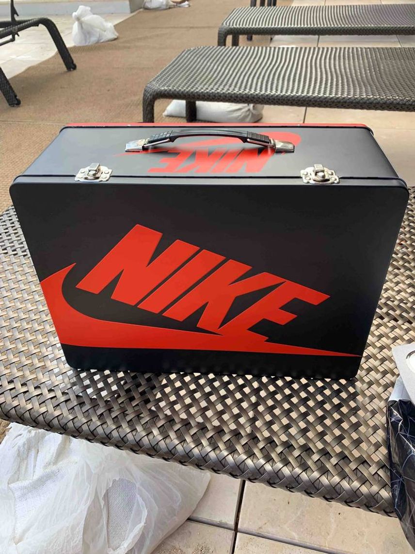 ハワイ最後のスニーカーはJORDAN1 SP Ginaを買いました。
ランチボ